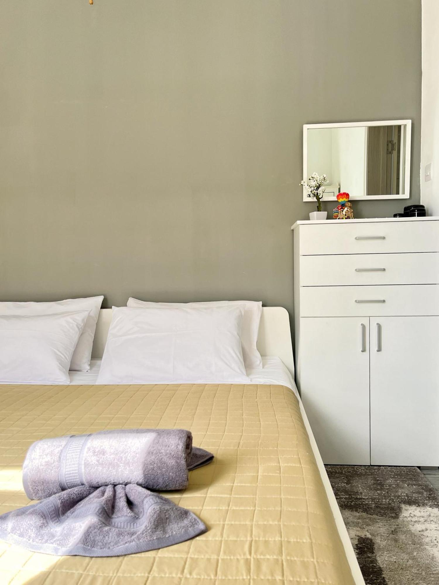 Maria & Matthias - Apartments In Central Of Floriana Esterno foto