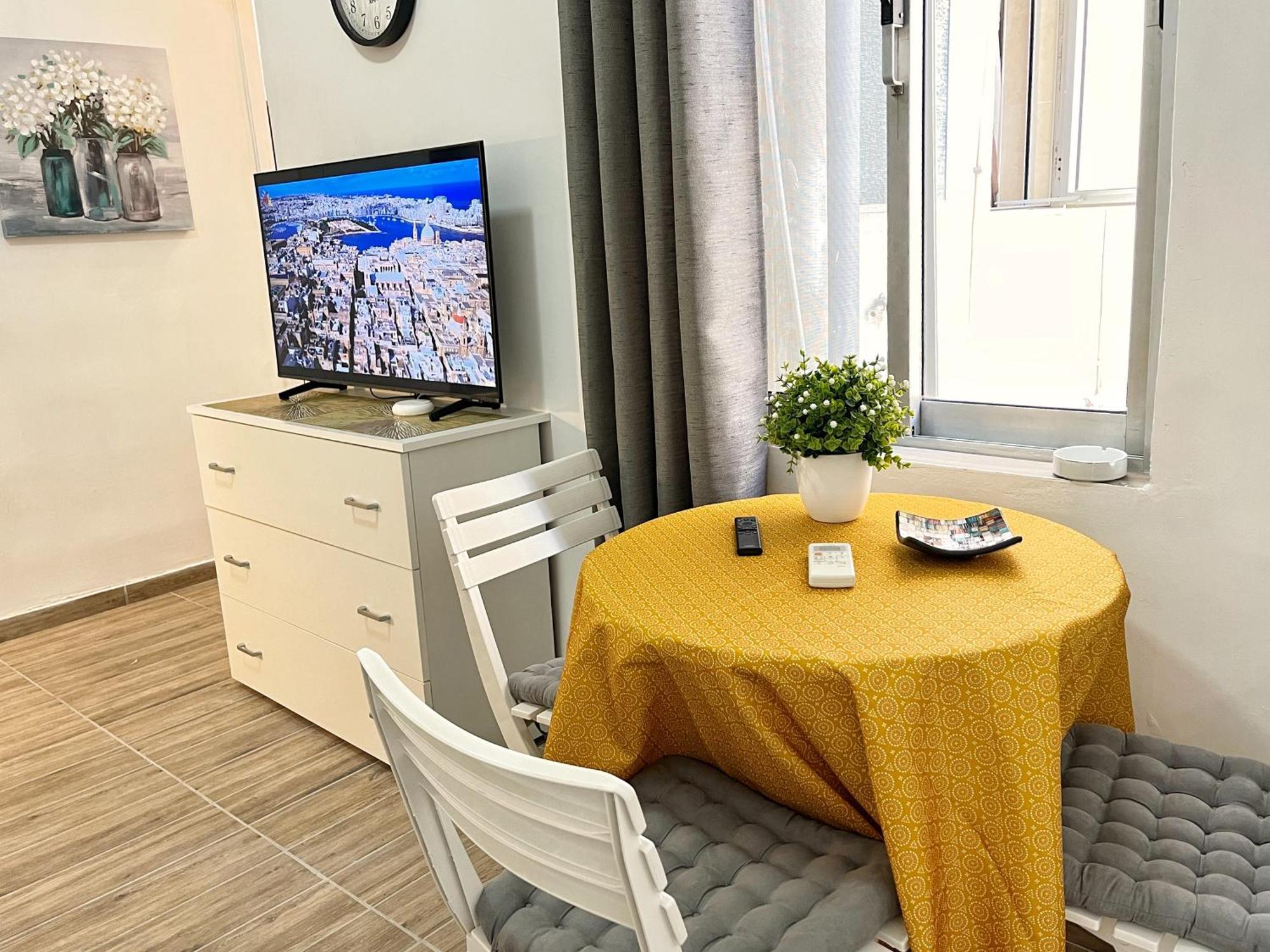Maria & Matthias - Apartments In Central Of Floriana Esterno foto